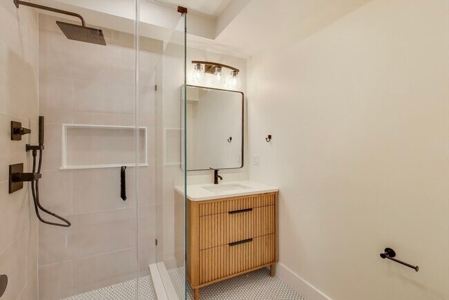 Building Photo - 2195 Dorchester Ave