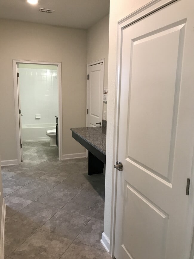 Building Photo - Just Listed! Newer 4/3 Home at The Oaks in...