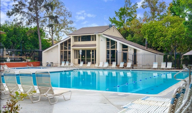 Building Photo - Welcome to this stunning 4-bedroom, 3-bathroom home in Tierrasanta