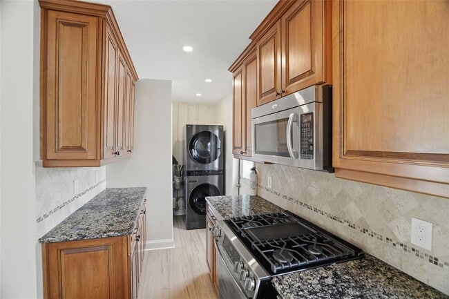 Building Photo - 4436 Floramar Terrace