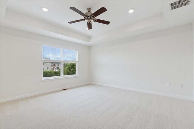 Building Photo - Available Immediately – 3 Bedroom / 2.5 Bath Townhome in Downingtown School District