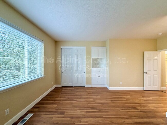 Building Photo - 13760 SW Mapleview Ln