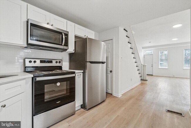 Building Photo - 2508 N Sartain St