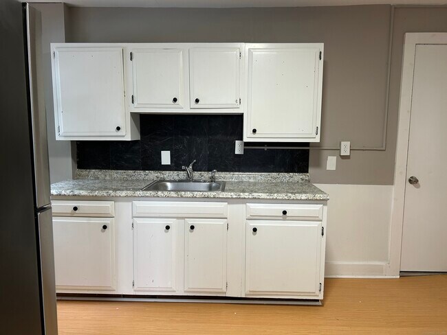 Building Photo - 92-98 Boswell Ave