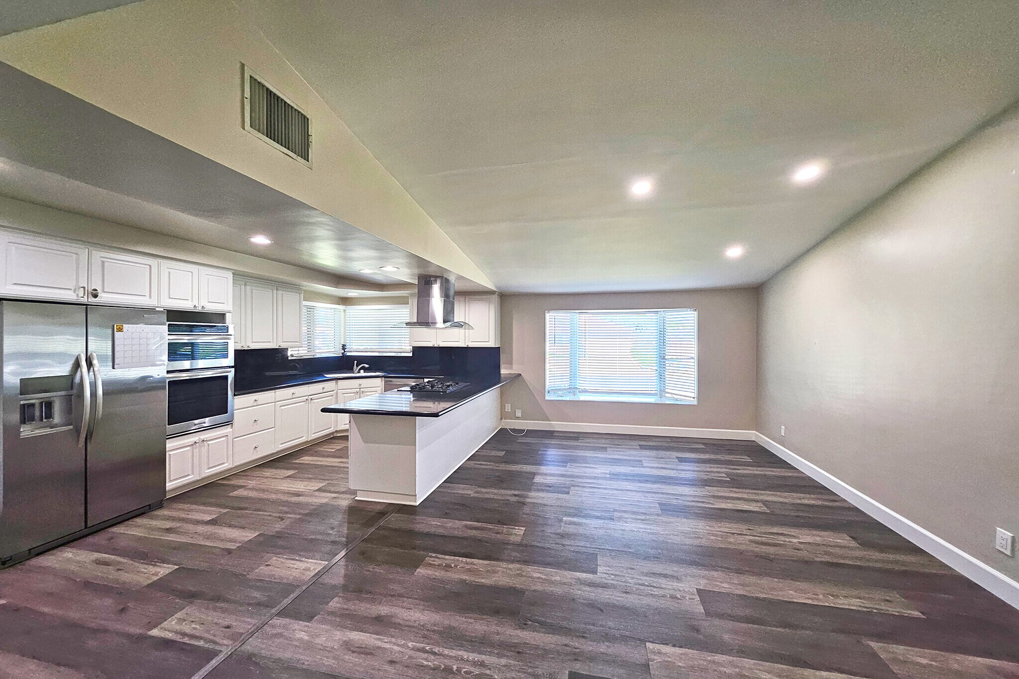 Building Photo - 23526 Dolorosa St