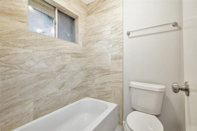 Building Photo - 13703 Cologne Dr