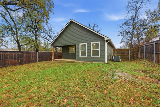 Building Photo - 607 E Day St