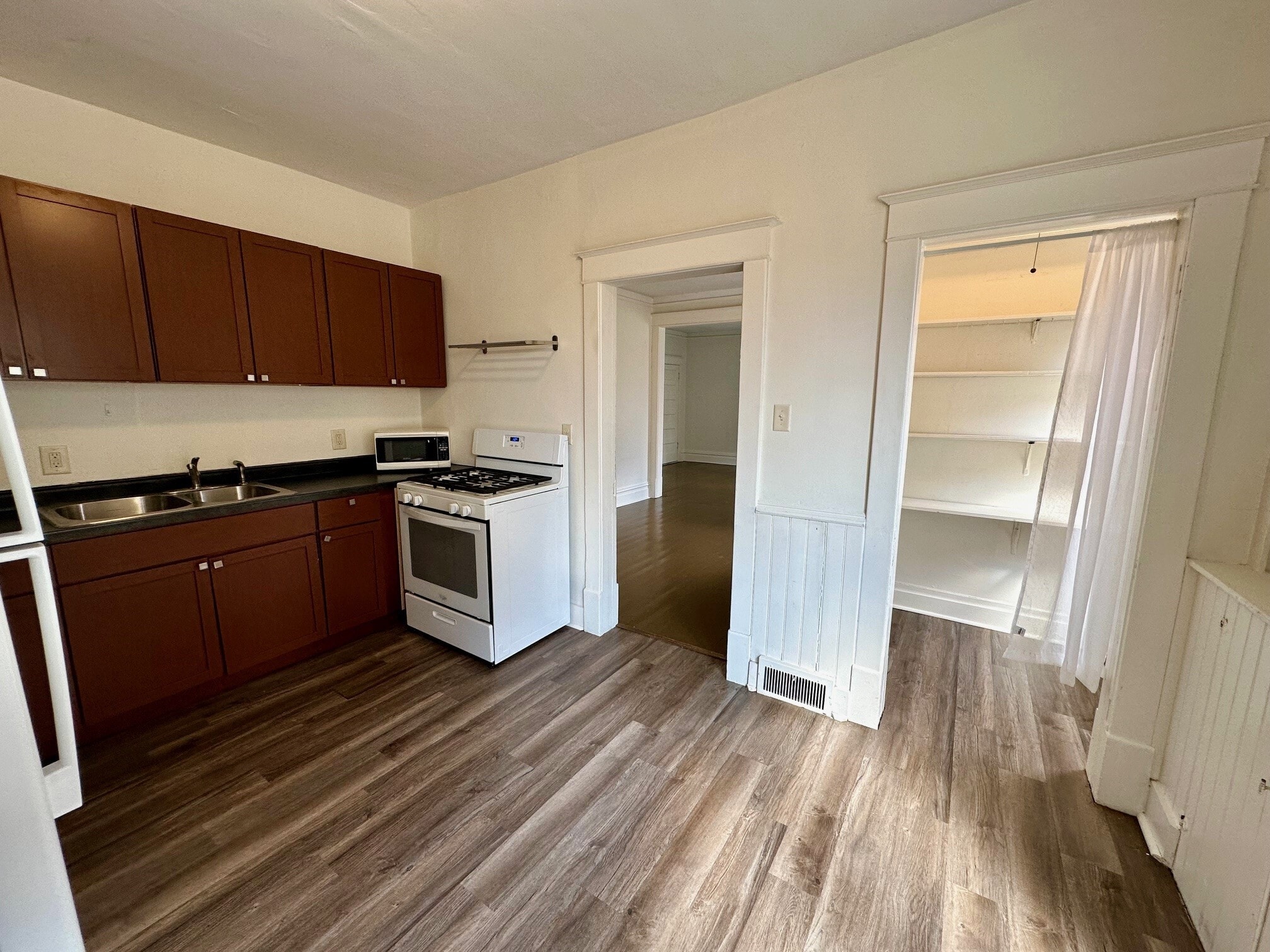 Kitchen - 227 N Humboldt Ave N