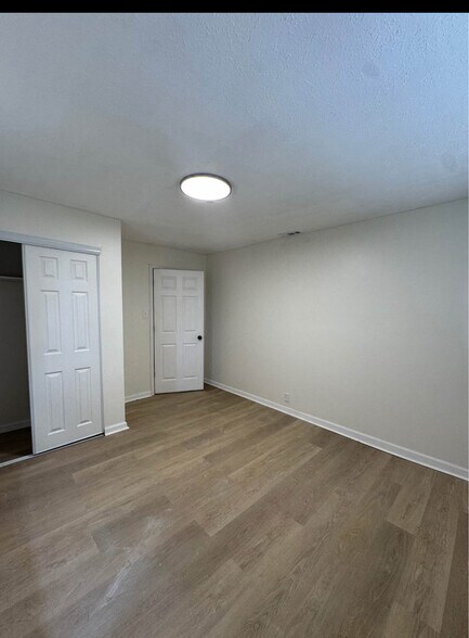 Building Photo - 3604 Beechgrove Rd