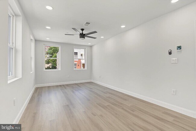 Building Photo - 1242 N 15th St
