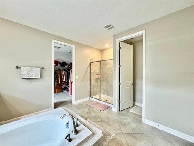 Building Photo - 2854 Hilliard Dr