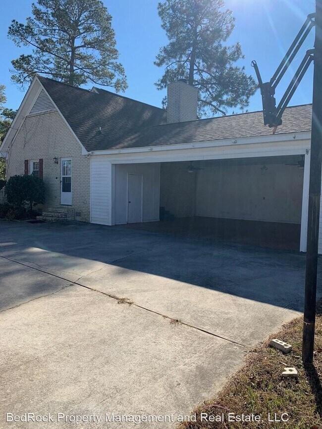 Building Photo - 4 br, 3 bath House - 1805 Durant Dr