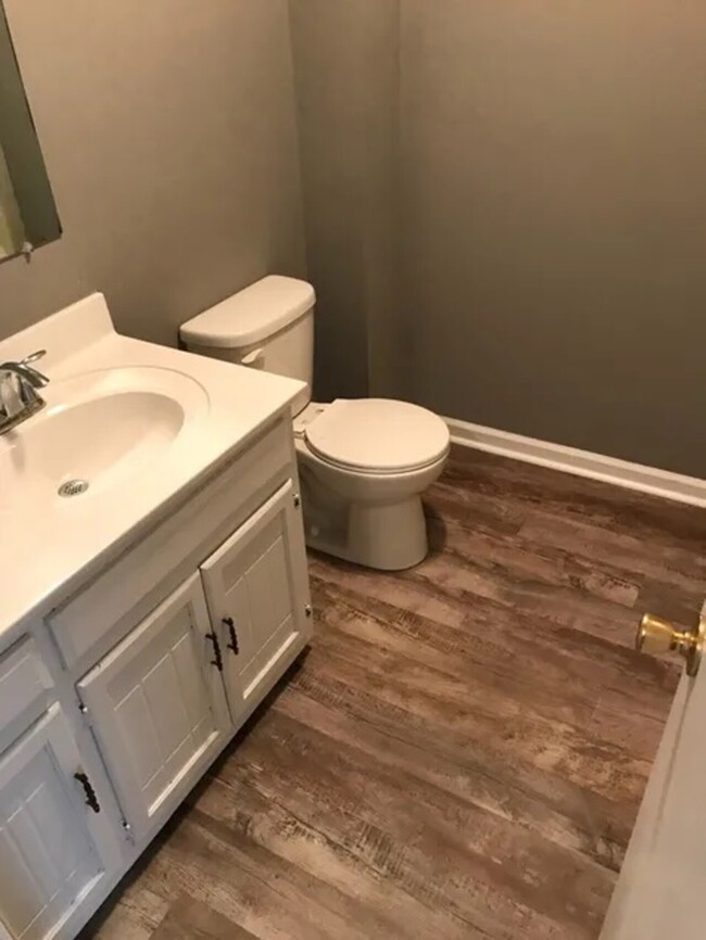 Building Photo - Briarwood Apartments