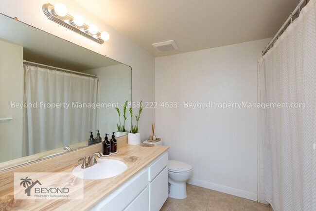 Building Photo - COASTAL CARSLBAD 2BR/2BA CONDO  –PET FRIEN...