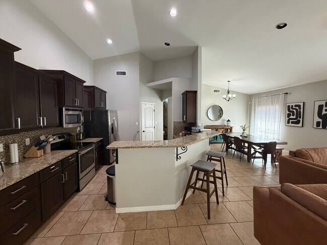 Building Photo - 1815 Lanette Dr