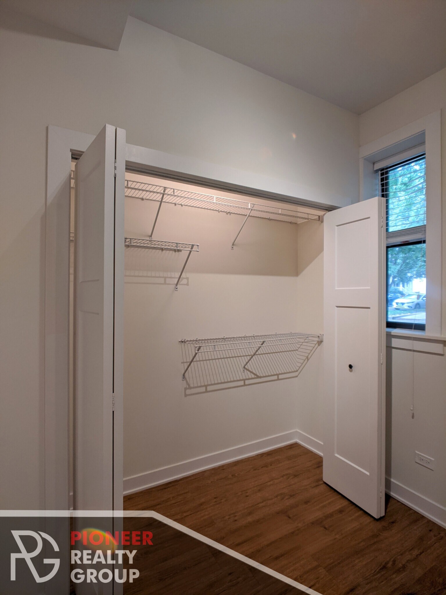 Building Photo - 2203 W Eastwood Ave