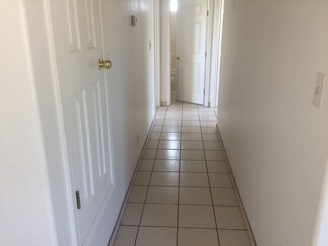 Building Photo - 226 Paseo Montura