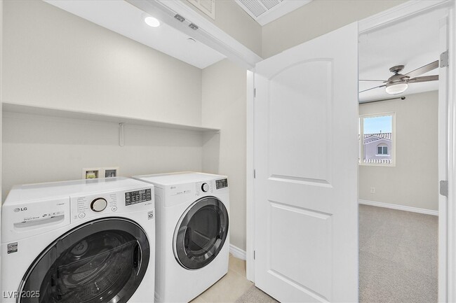 Building Photo - 366 Rosefinch St