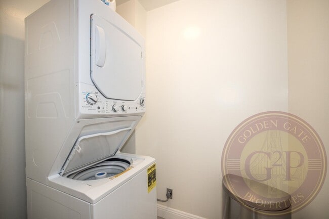 Building Photo - Financial District - 2 BR, 2 BA Condo 1,510 Sq. Ft. - 3D Virtual Tour,  Parking Option