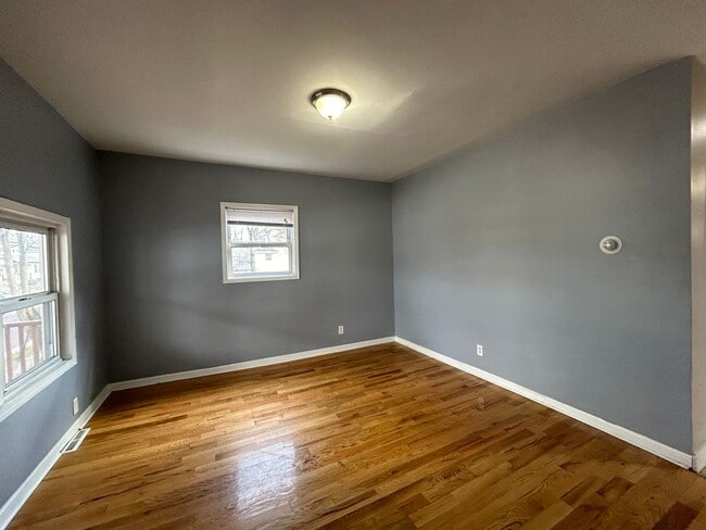 Building Photo - 1504 Summerfield Ave