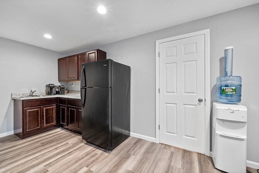 Building Photo - 114 Wayne Rd