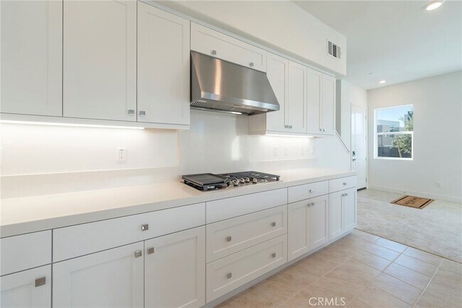 Building Photo - 121 Baluster