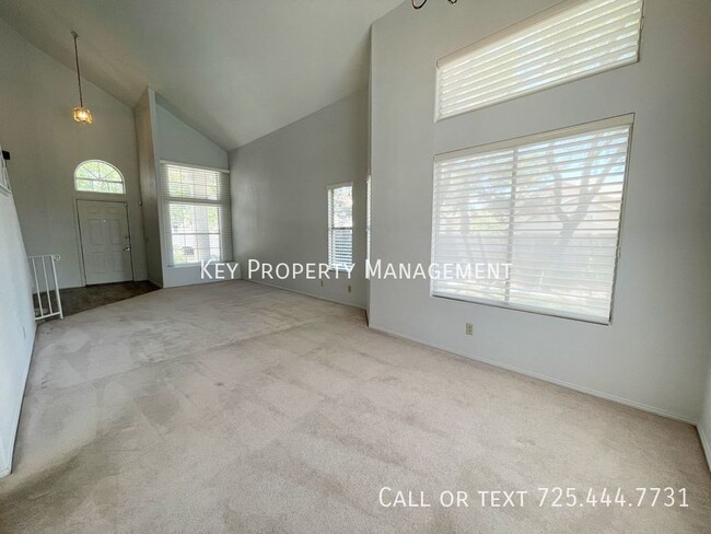 Building Photo - SPACIOUS 4 BED, 2.5 BATH, 2 STORY HOME LOC...