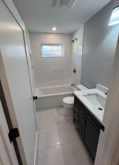 Building Photo - 33 Hovey St