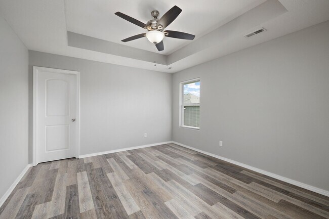 Building Photo - 1119 S Calabria Ave