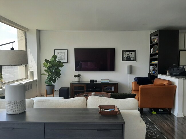 Building Photo - 1360 N Sandburg Terrace