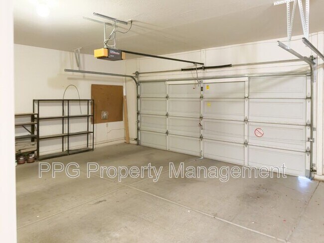 Building Photo - 5517 W Aster Dr