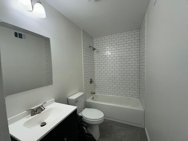 Building Photo - 300 Redmond St