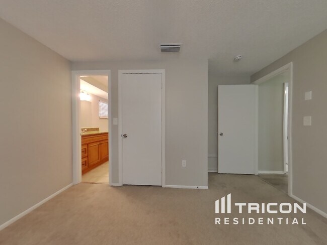 Building Photo - 3926 Cochise Terrace