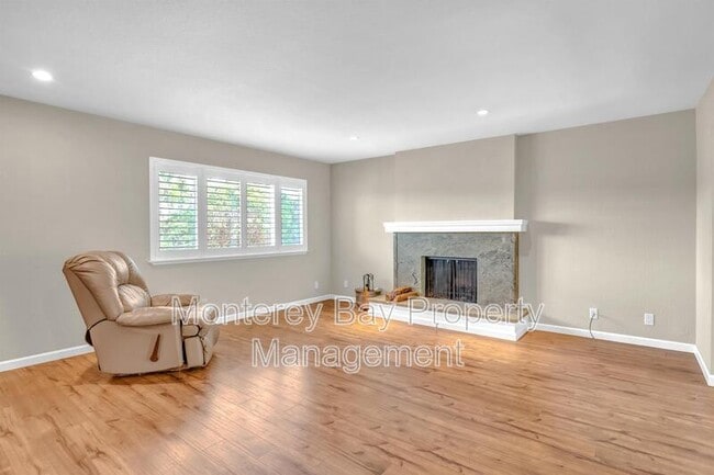 Building Photo - 1137 Mescal St