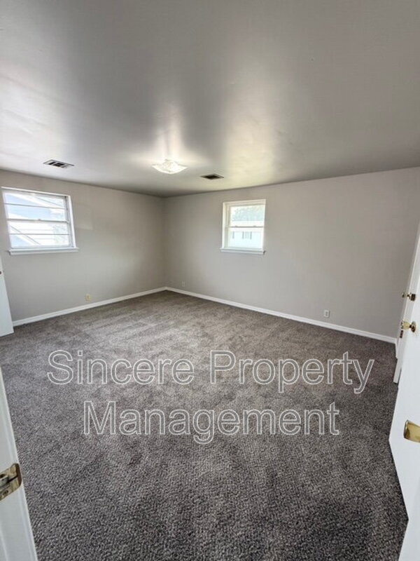 Building Photo - 4013 NW 57th St