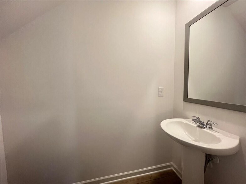 Building Photo - 273 Blue Dragon Dr