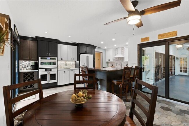 Building Photo - 10380 SE Jupiter Narrows Dr