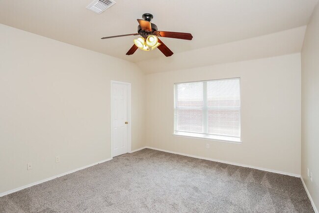 Building Photo - 2806 Jennie Wells Dr