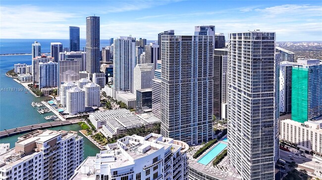 Building Photo - 485 Brickell Ave