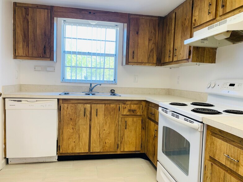 Building Photo - 428 Banana Cay Dr