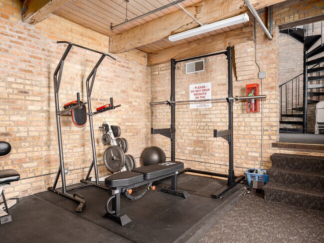 Building Photo - 2300 W Wabansia Ave