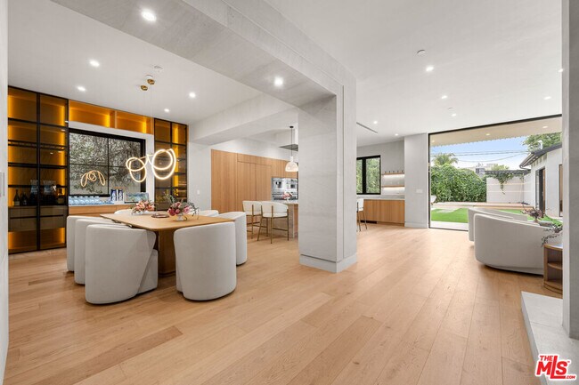 Building Photo - 4740 Sunnyslope Ave