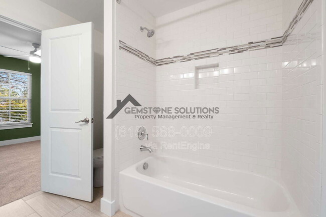 Building Photo - 505C Lovell St