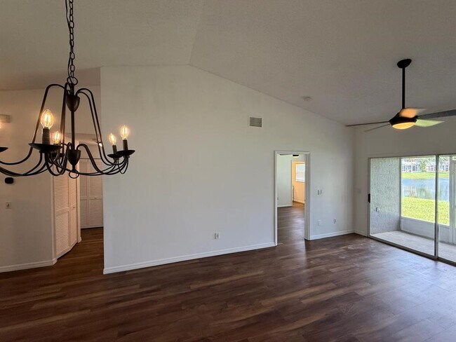 Building Photo - 13531 Summerton Dr