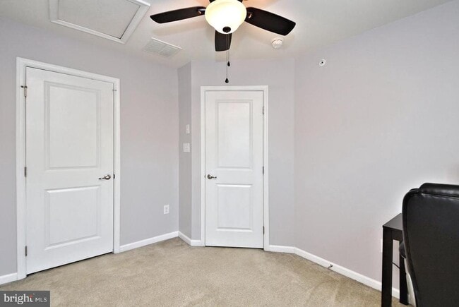 Building Photo - 353 E Hancock St