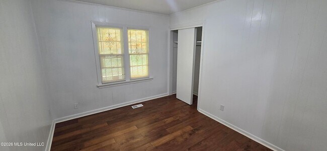 Building Photo - 3111 Revere St