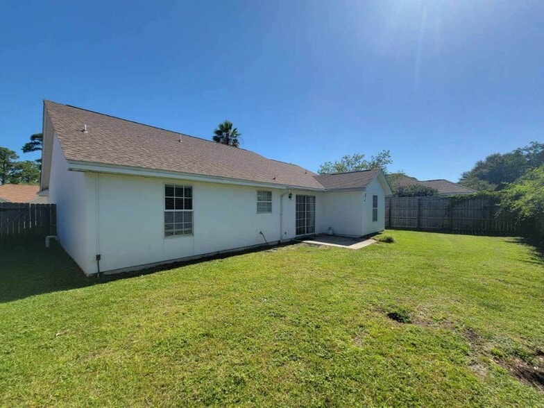 Building Photo - 316 Brady Way