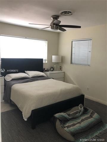 Building Photo - 919 SE 17th St