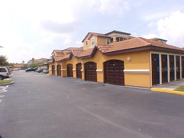 Building Photo - 5459 Vineland Rd