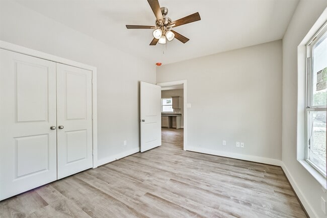 Building Photo - 420 Ave B